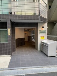 Ｍｏｄｅｒｎ　Ｒｅｓｉｄｅｎｃｅ　新宿御苑の物件外観写真